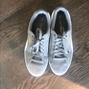 Puma gray and white tennies